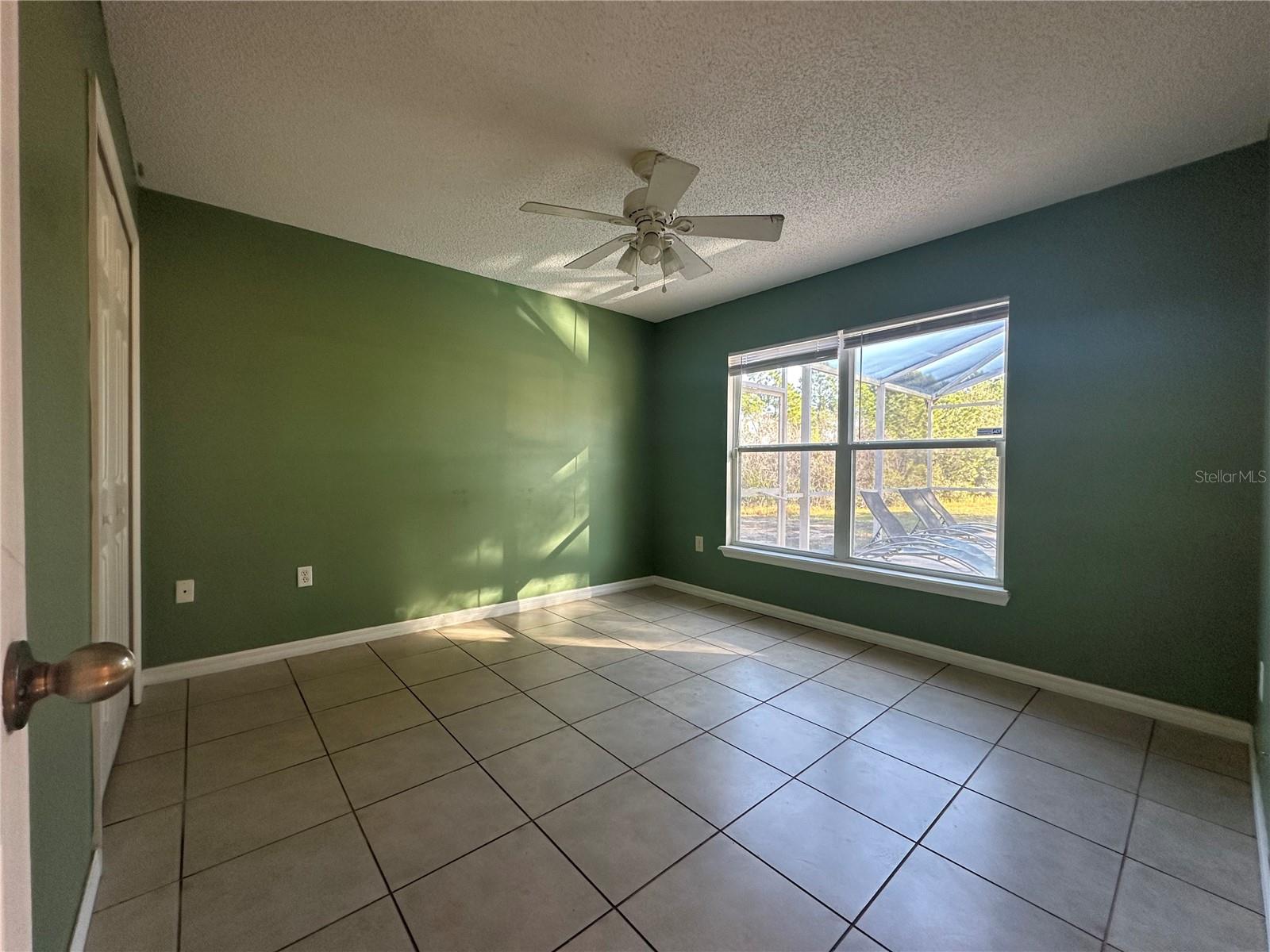 Image 8 of 17 For 17432 Woodcrest Way