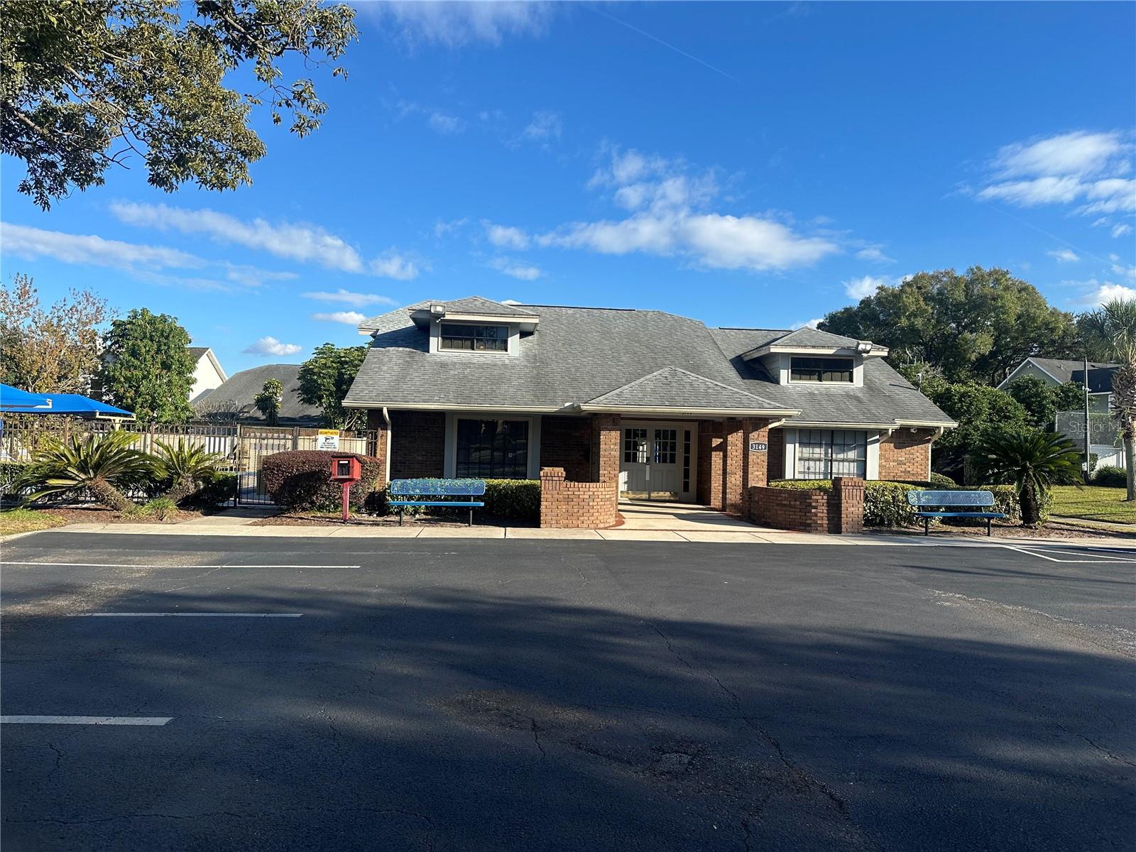 Image 7 of 13 For 3065 Bridgehampton Lane W