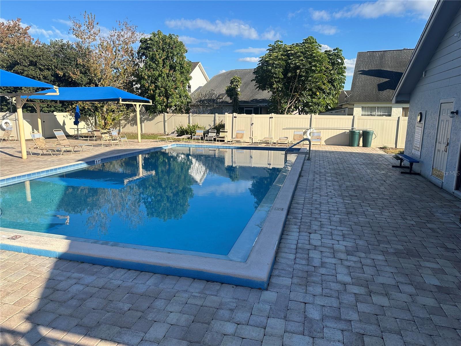 Image 8 of 13 For 3065 Bridgehampton Lane W