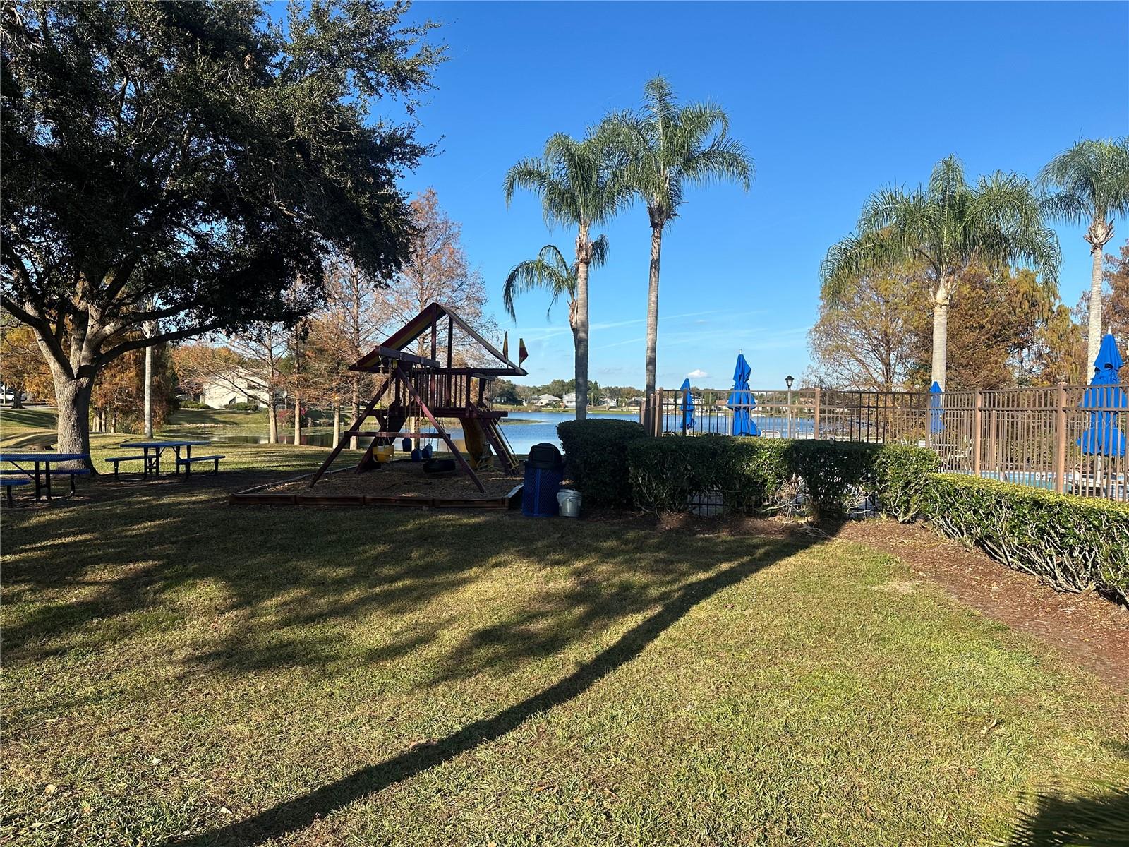 Image 9 of 13 For 3065 Bridgehampton Lane W