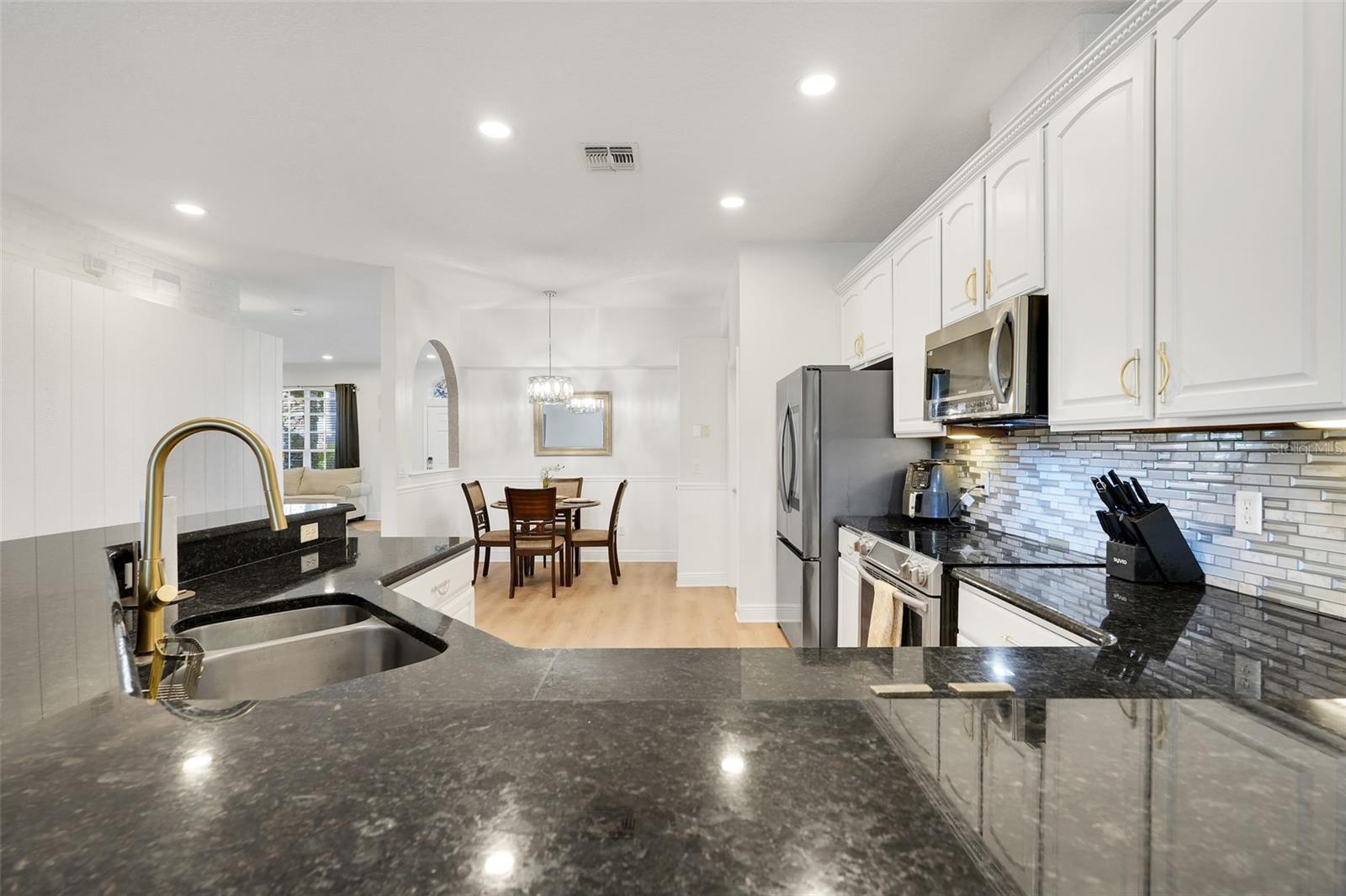 Image 12 of 56 For 13722 Fox Glove Street