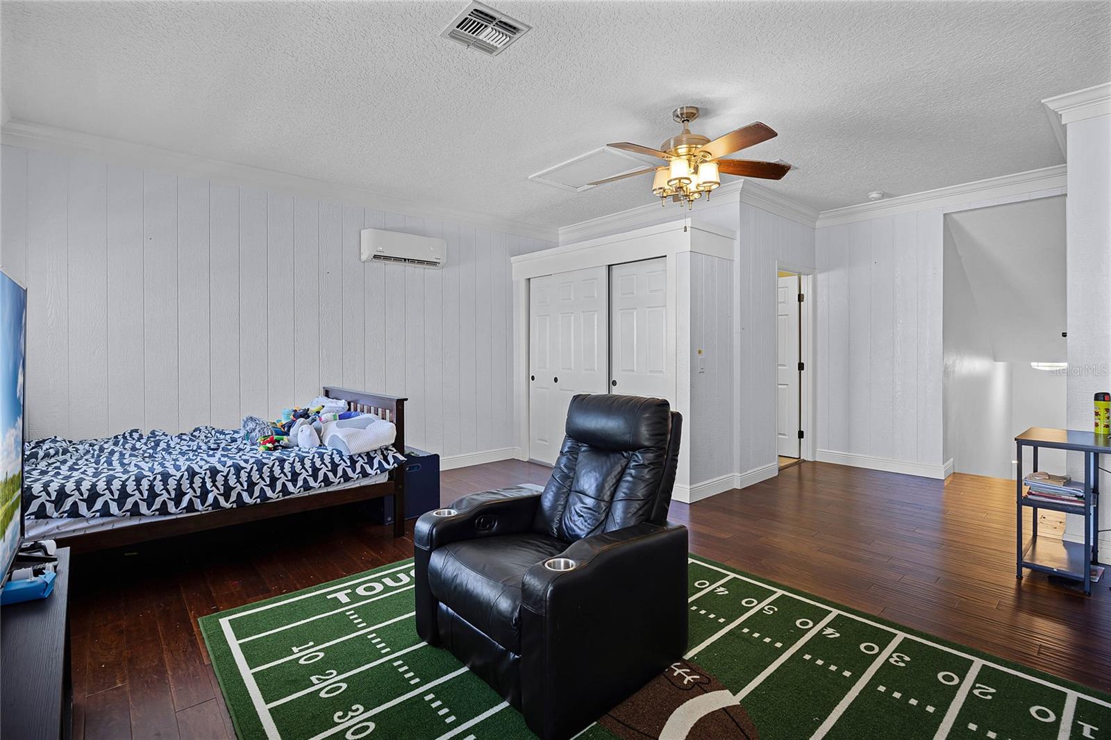 Image 33 of 56 For 13722 Fox Glove Street