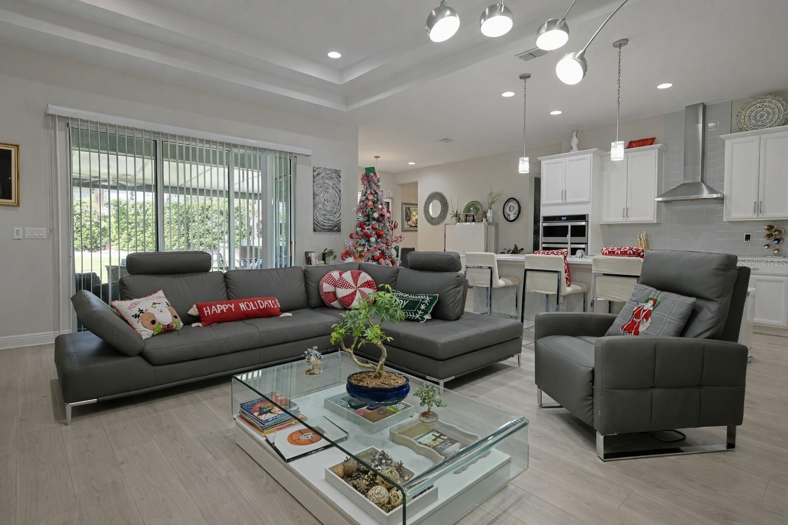 Image 12 of 36 For 5128 Breezy Acres Street