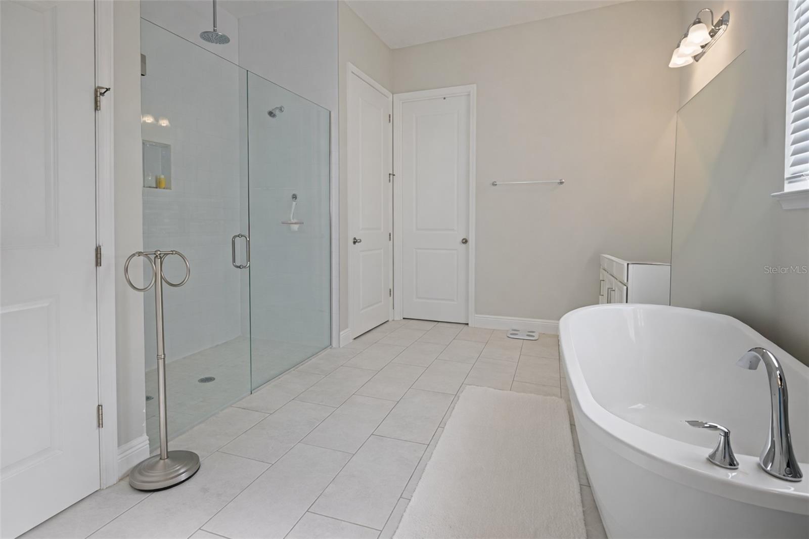 Image 24 of 36 For 5128 Breezy Acres Street