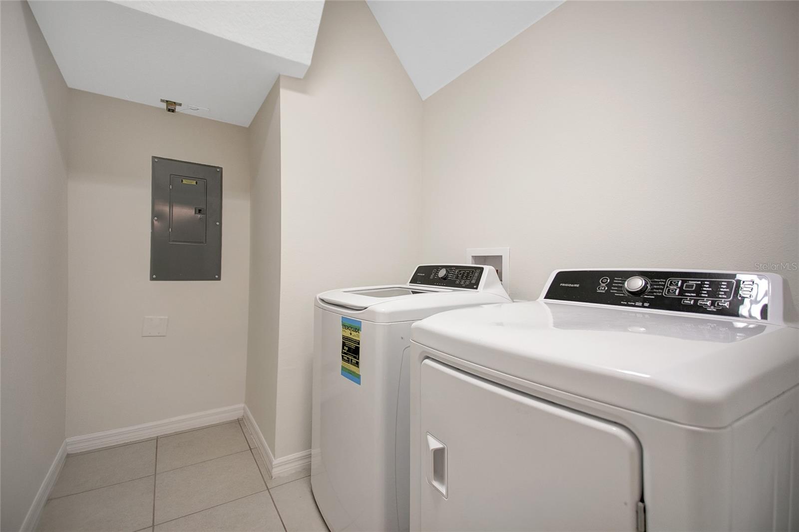 Image 16 of 42 For 3449 Seneca Club Loop 103c