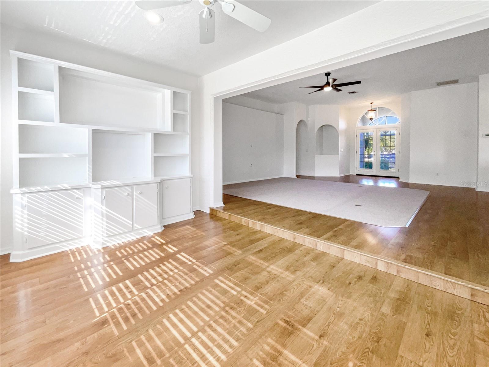 Image 23 of 34 For 890 Morgan Towne Way