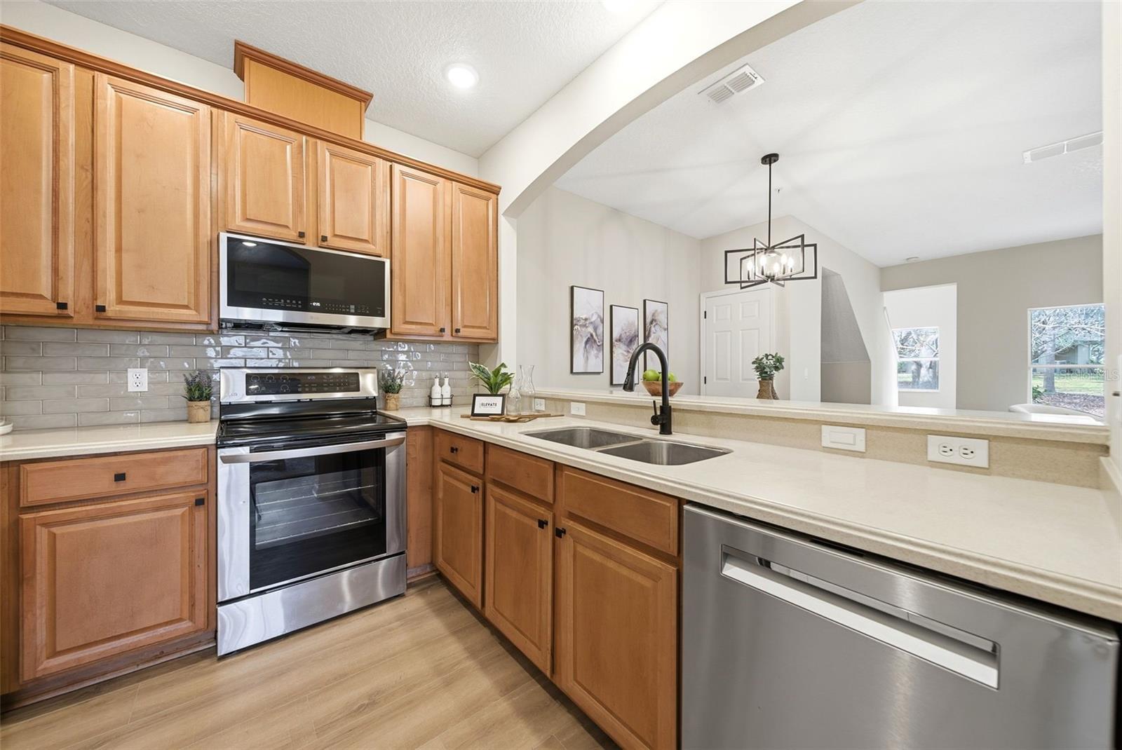 Image 7 of 27 For 1926 Sunset Palm Drive