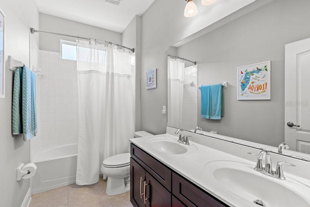 Image 23 of 40 For 16162 Johns Lake Overlook Drive