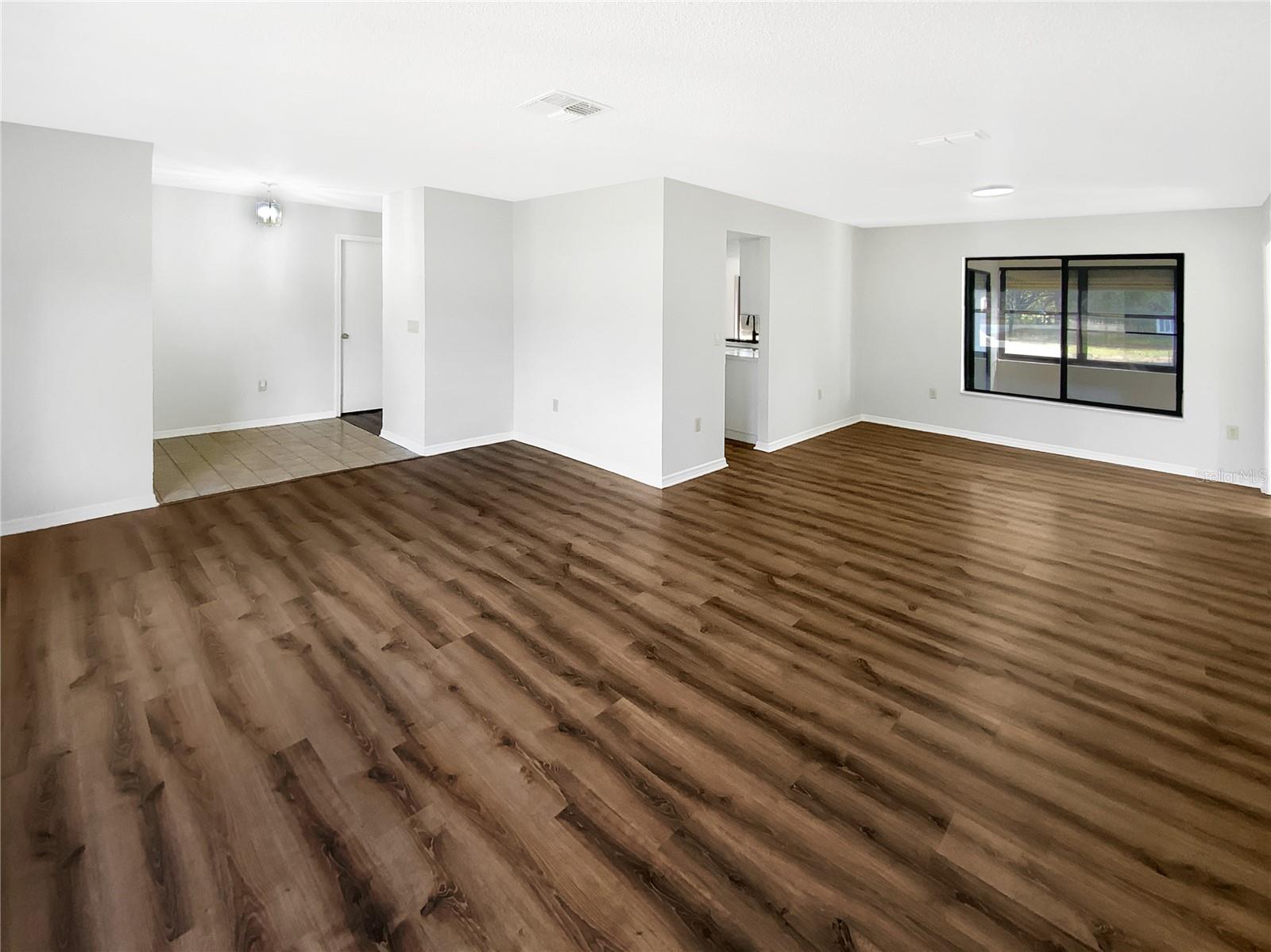 Image 16 of 39 For 18148 Oak Way Drive