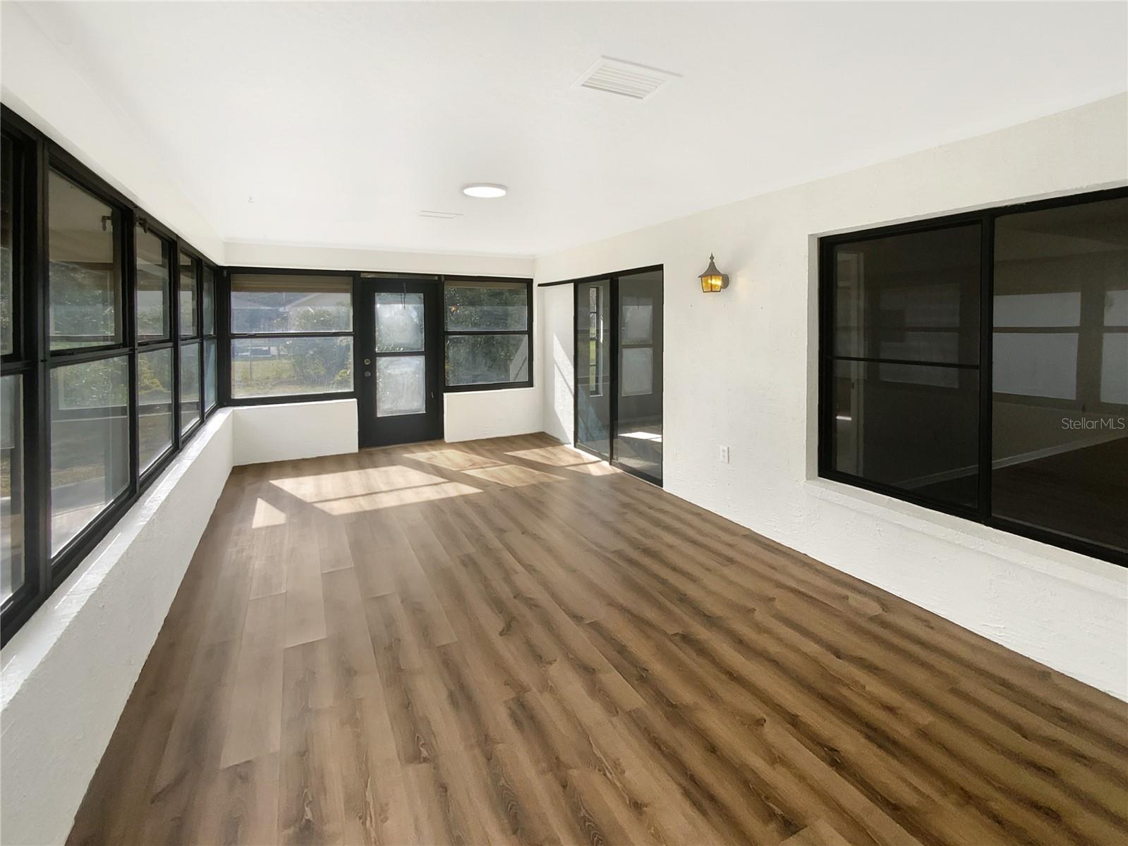 Image 33 of 39 For 18148 Oak Way Drive