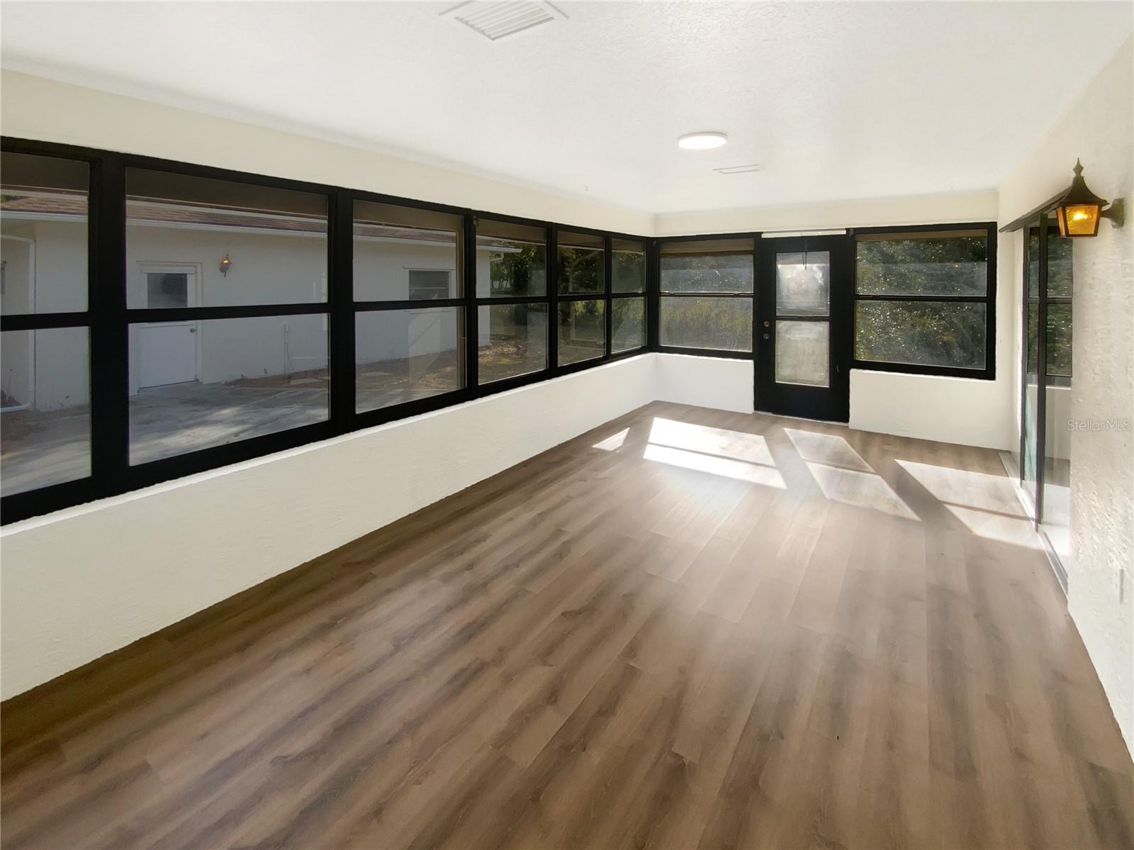 Image 35 of 39 For 18148 Oak Way Drive