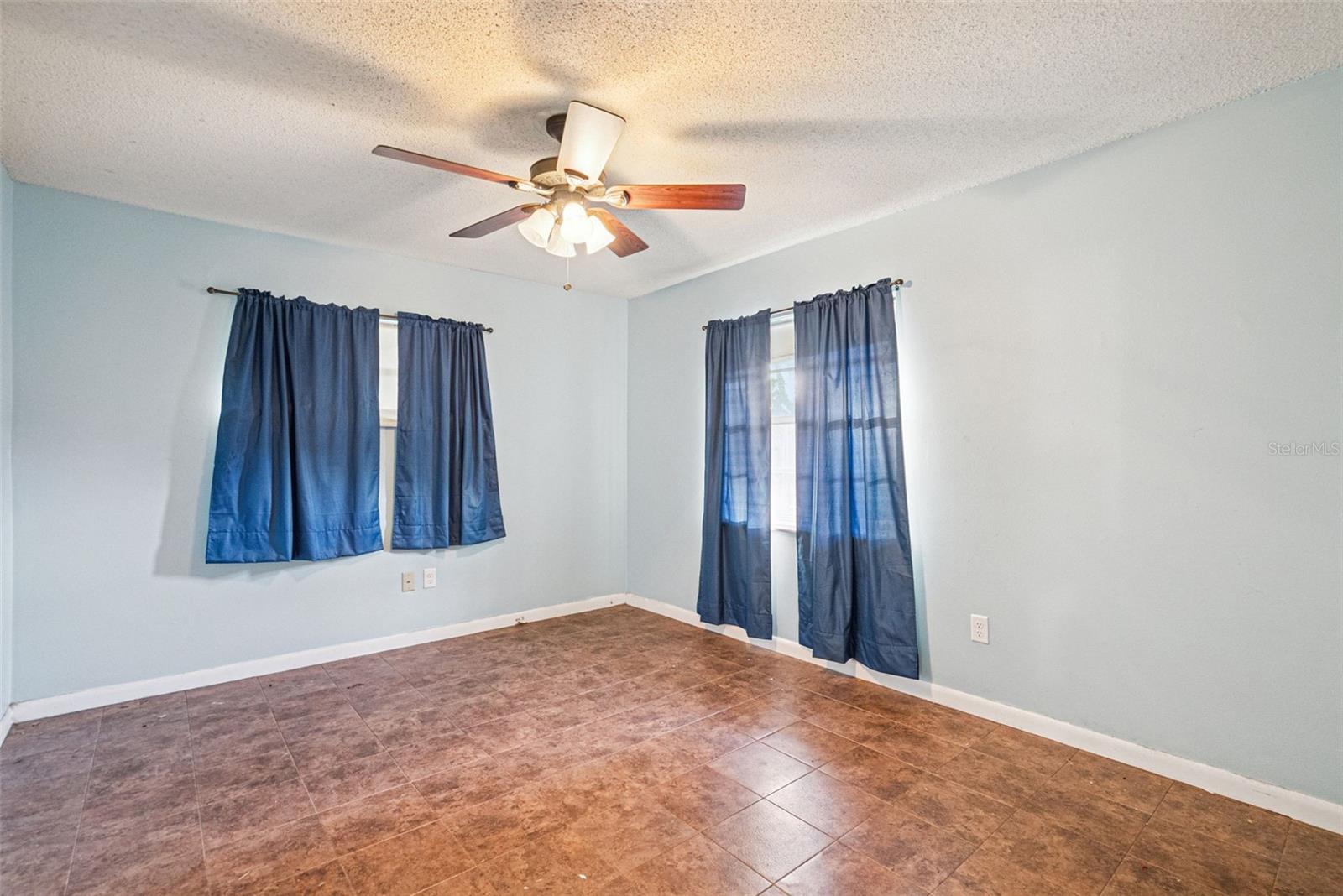 Image 19 of 35 For 2466 Fieldingwood Road