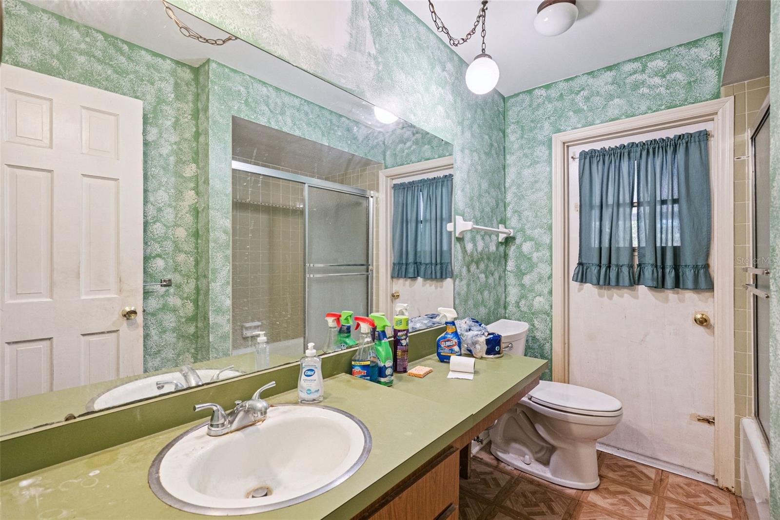 Image 24 of 35 For 2466 Fieldingwood Road