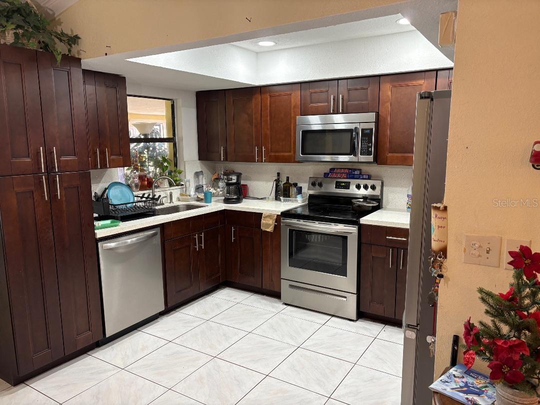 Image 4 of 17 For 143 Cedarwood Circle