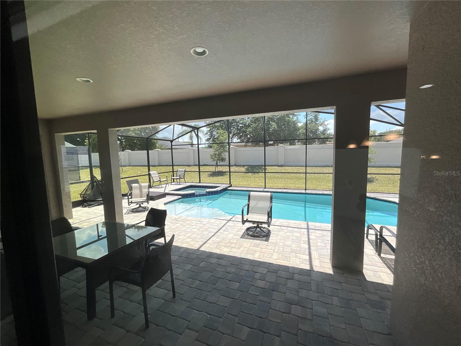 Image 17 of 31 For 226 Macaulays Cove