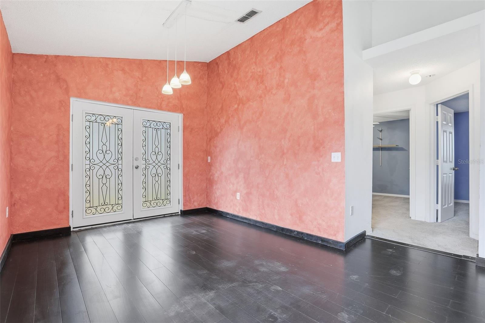 Image 10 of 31 For 306 Daniels Pointe Drive