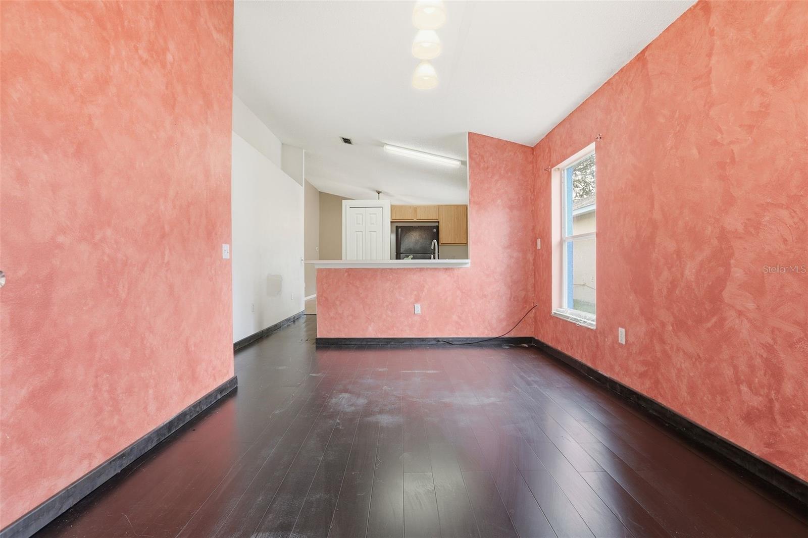 Image 11 of 31 For 306 Daniels Pointe Drive