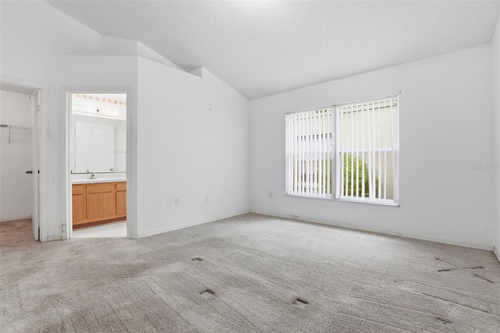 Image 14 of 31 For 306 Daniels Pointe Drive