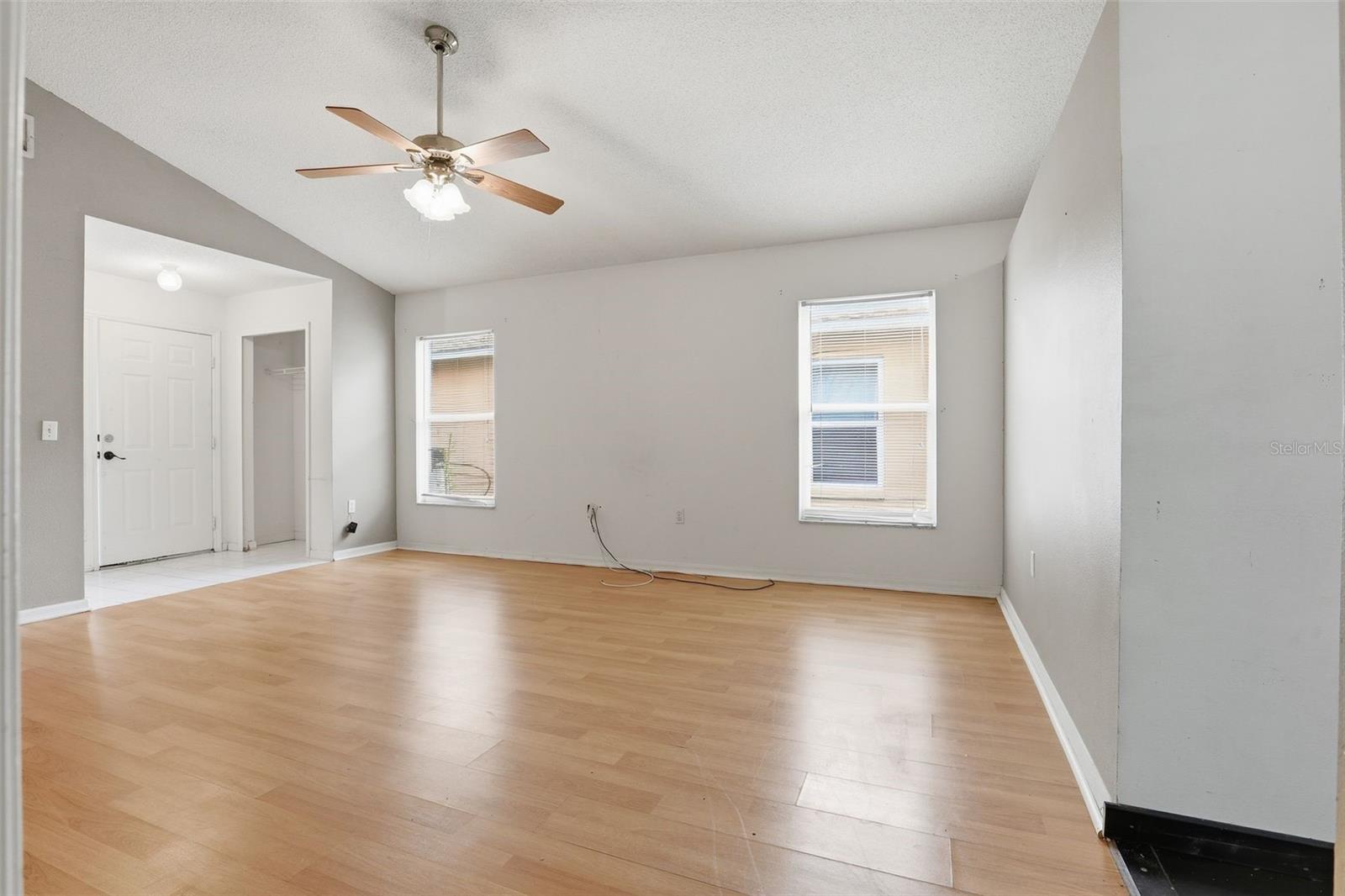 Image 5 of 31 For 306 Daniels Pointe Drive