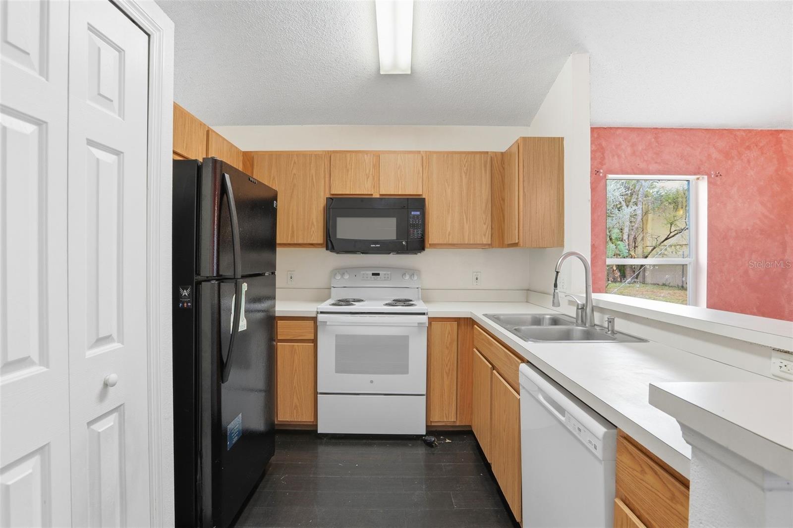 Image 7 of 31 For 306 Daniels Pointe Drive