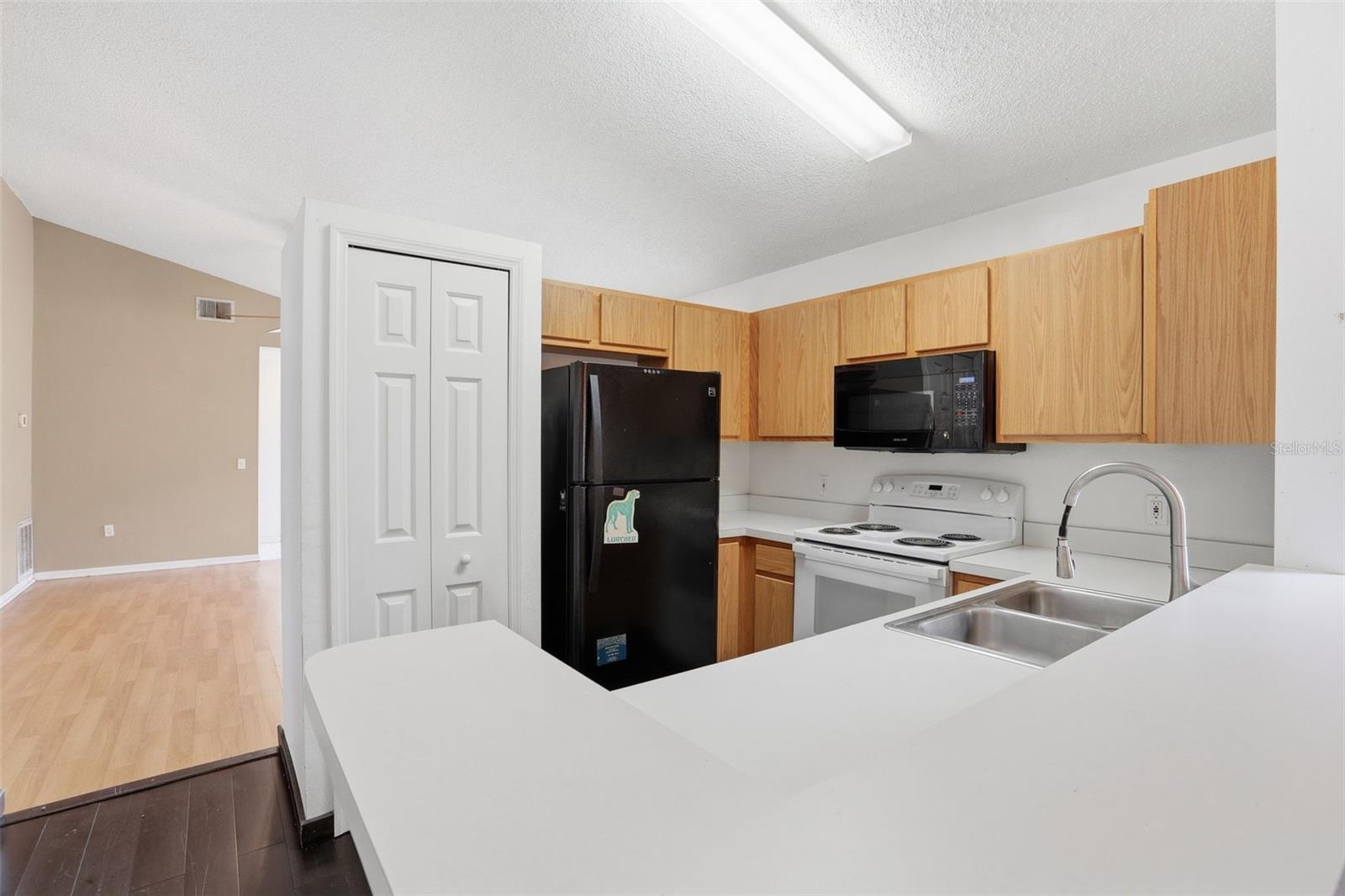 Image 9 of 31 For 306 Daniels Pointe Drive