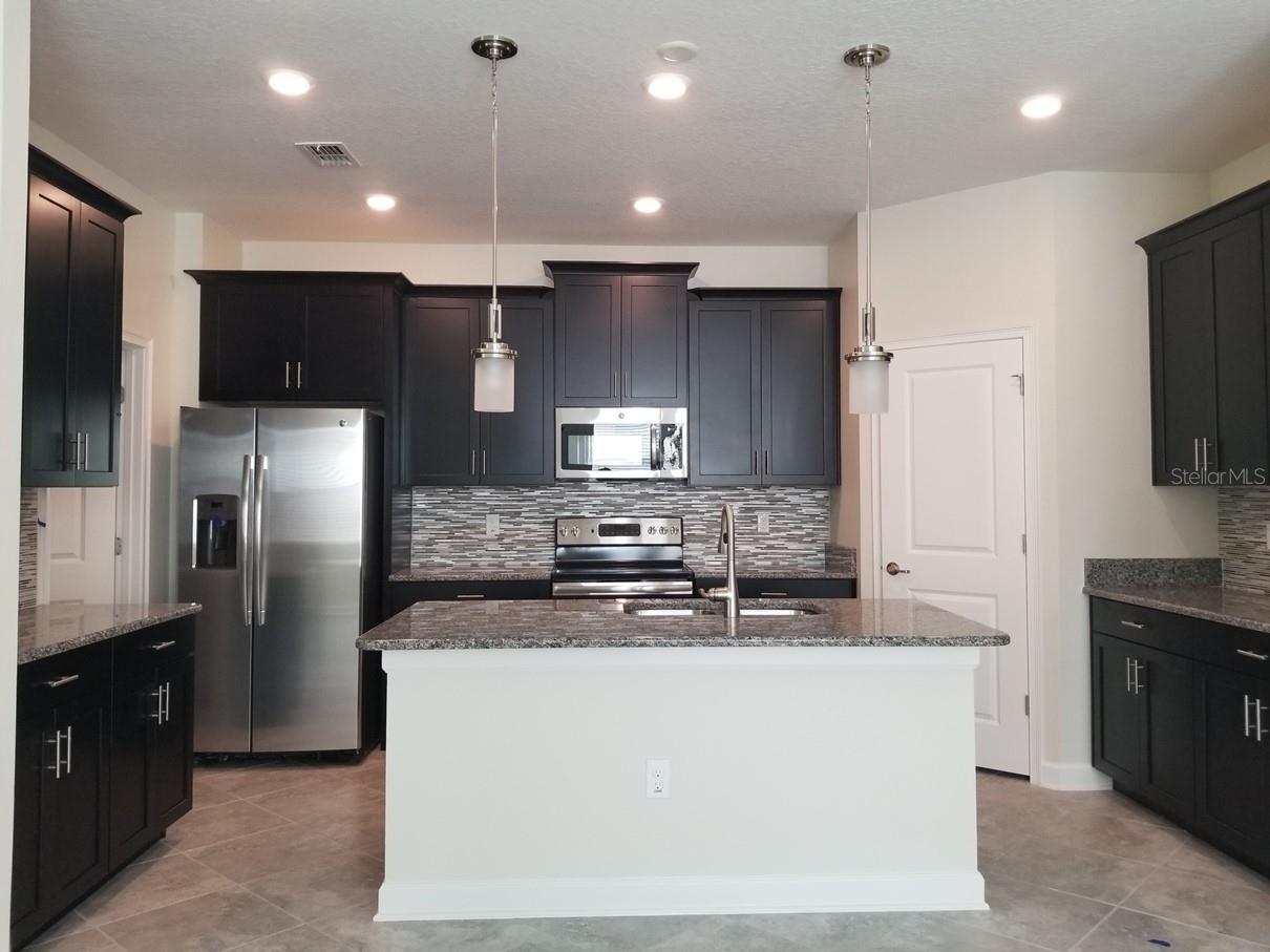 Image 3 of 13 For 10028 Lovegrass Lane