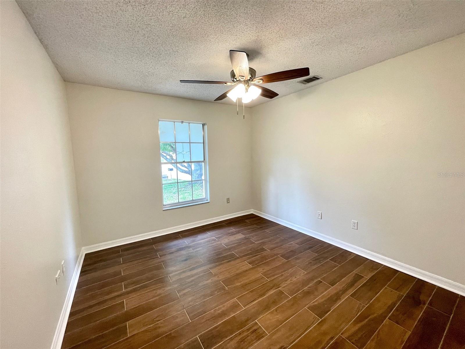 Image 14 of 19 For 11327 Inwood Court