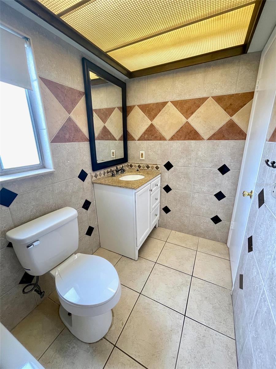 Image 18 of 19 For 11327 Inwood Court