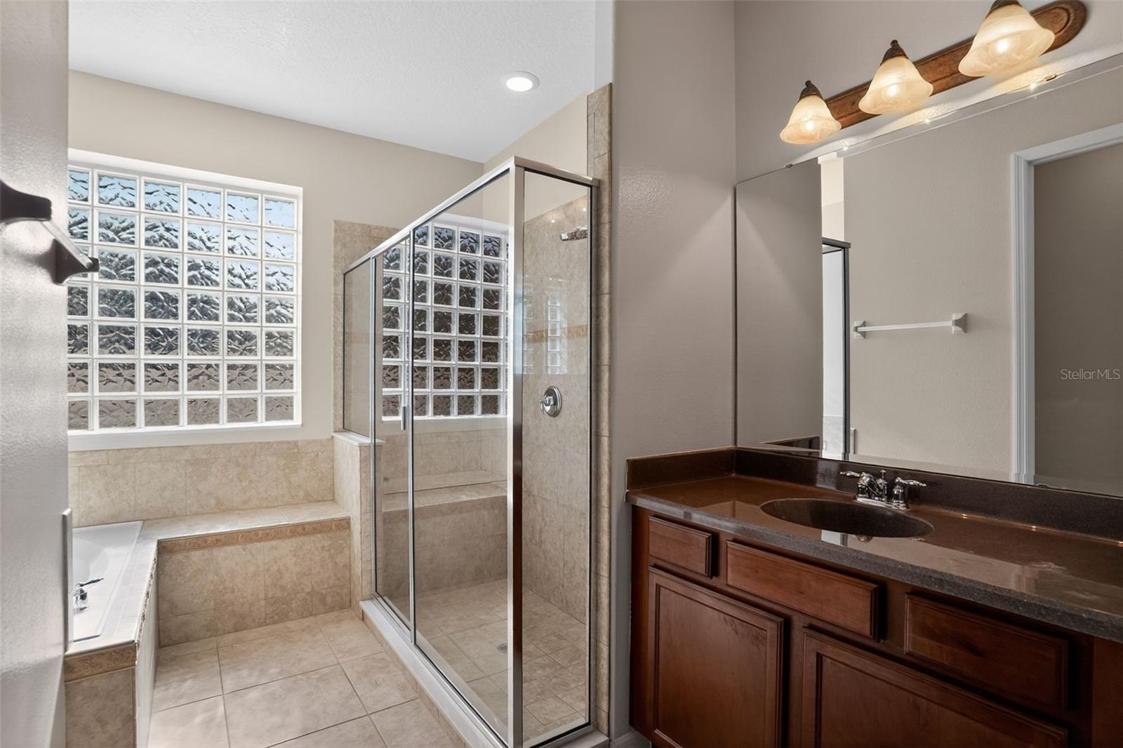 Image 14 of 27 For 4026 Sunburst View Circle