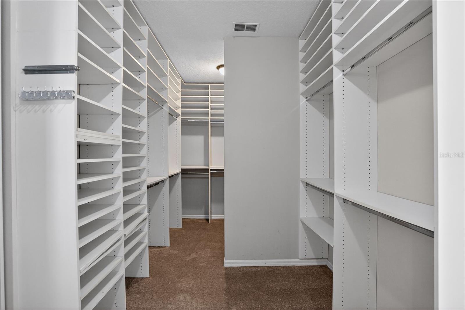 Image 16 of 27 For 4026 Sunburst View Circle