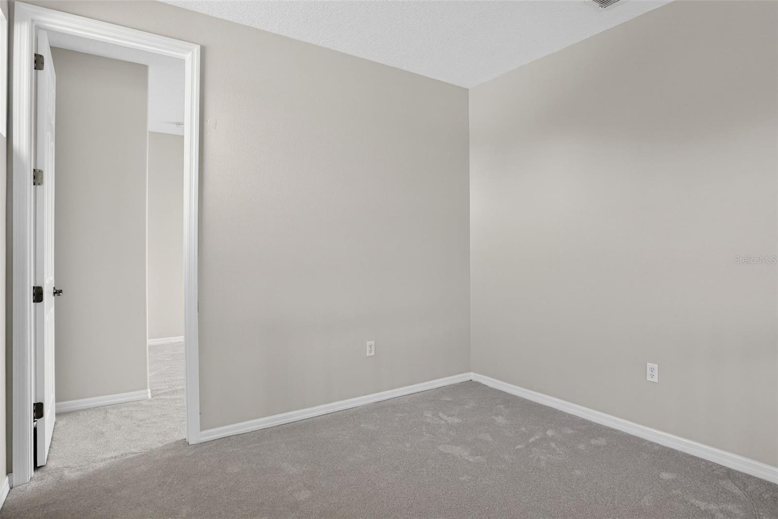 Image 19 of 27 For 4026 Sunburst View Circle