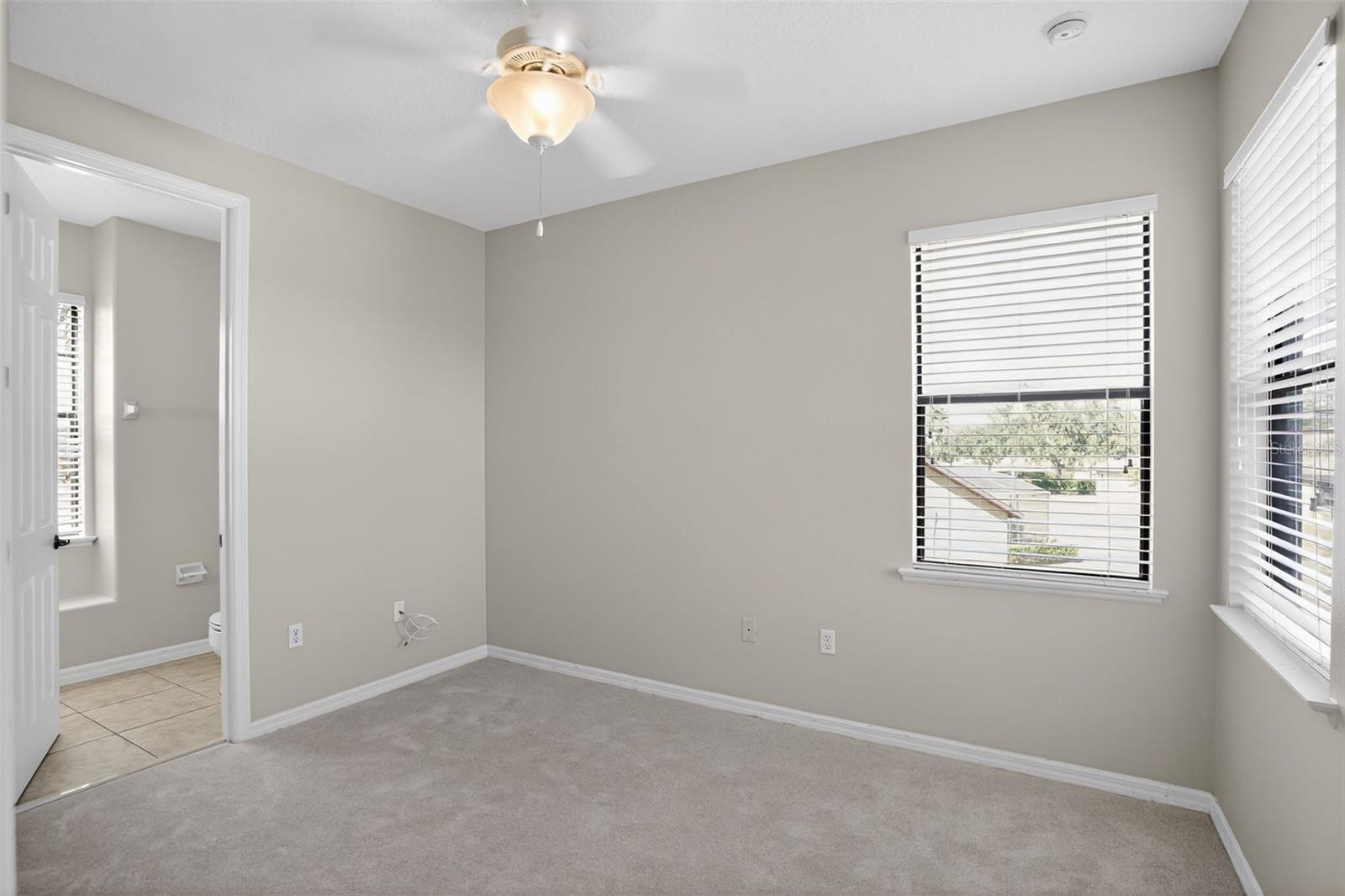 Image 24 of 27 For 4026 Sunburst View Circle