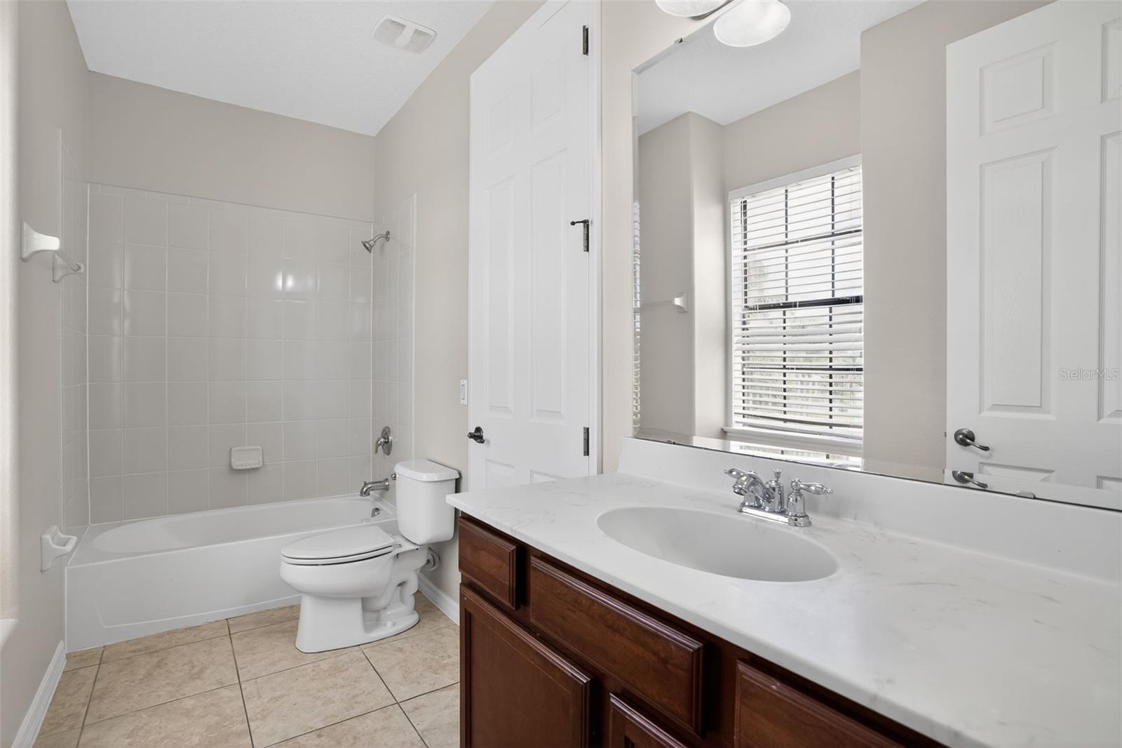 Image 25 of 27 For 4026 Sunburst View Circle