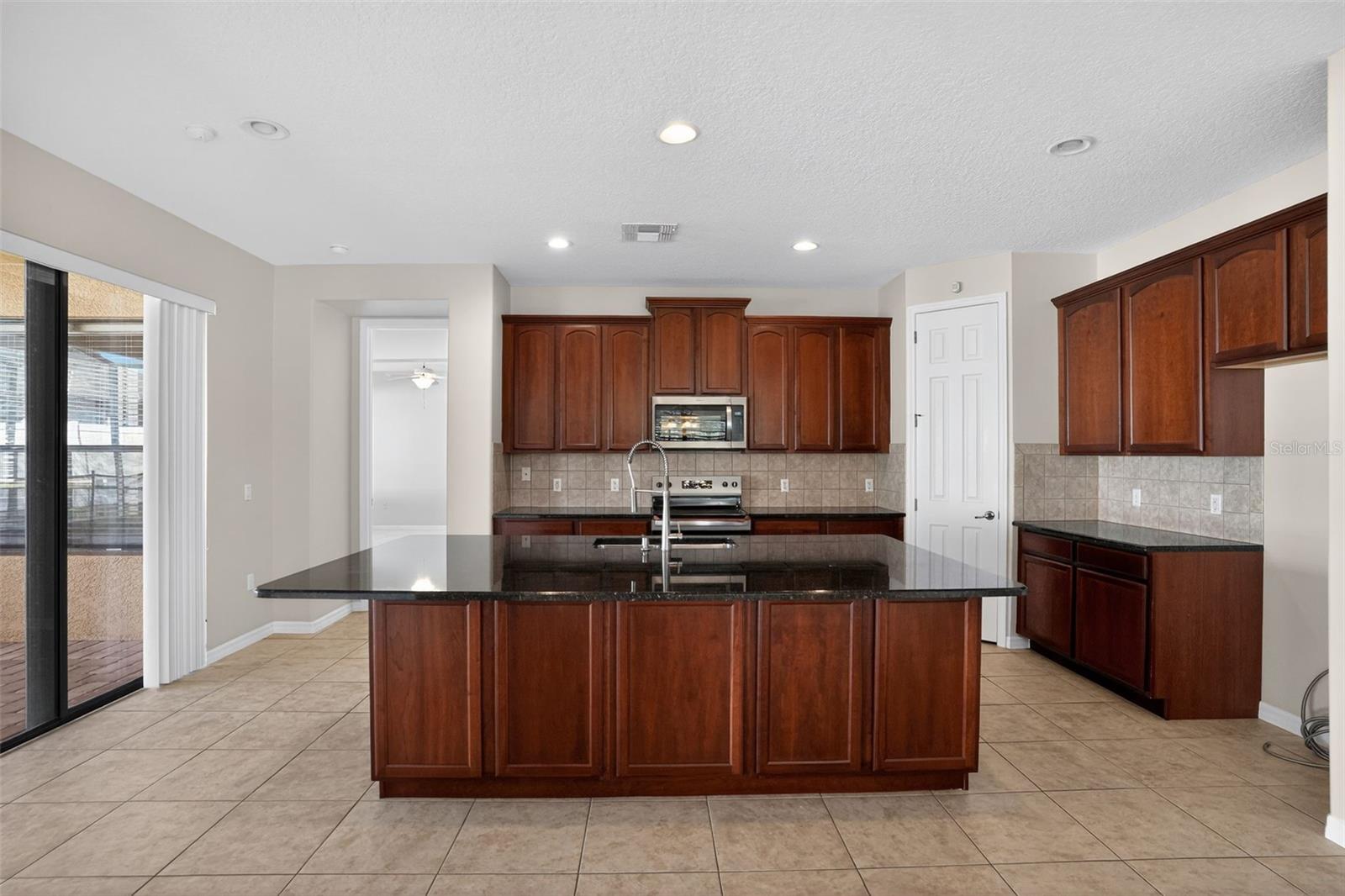 Image 4 of 27 For 4026 Sunburst View Circle