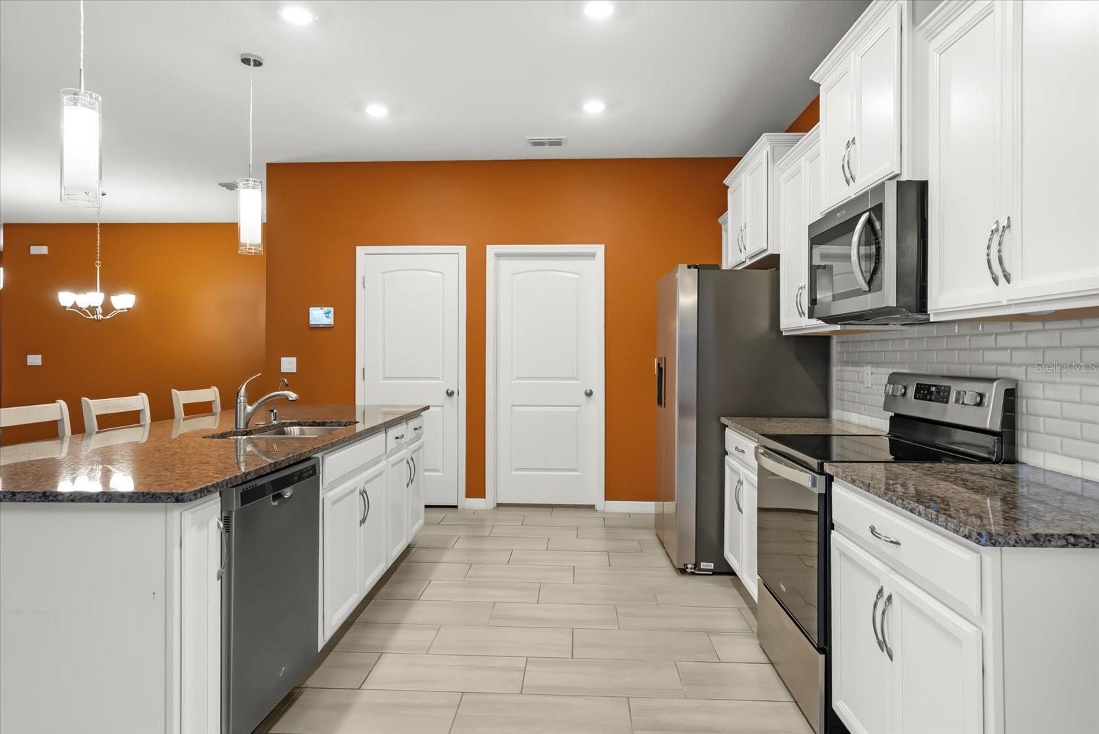 Image 14 of 36 For 17906 Hither Hills Circle