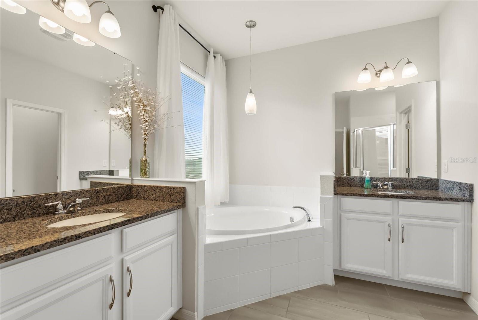 Image 27 of 36 For 17906 Hither Hills Circle