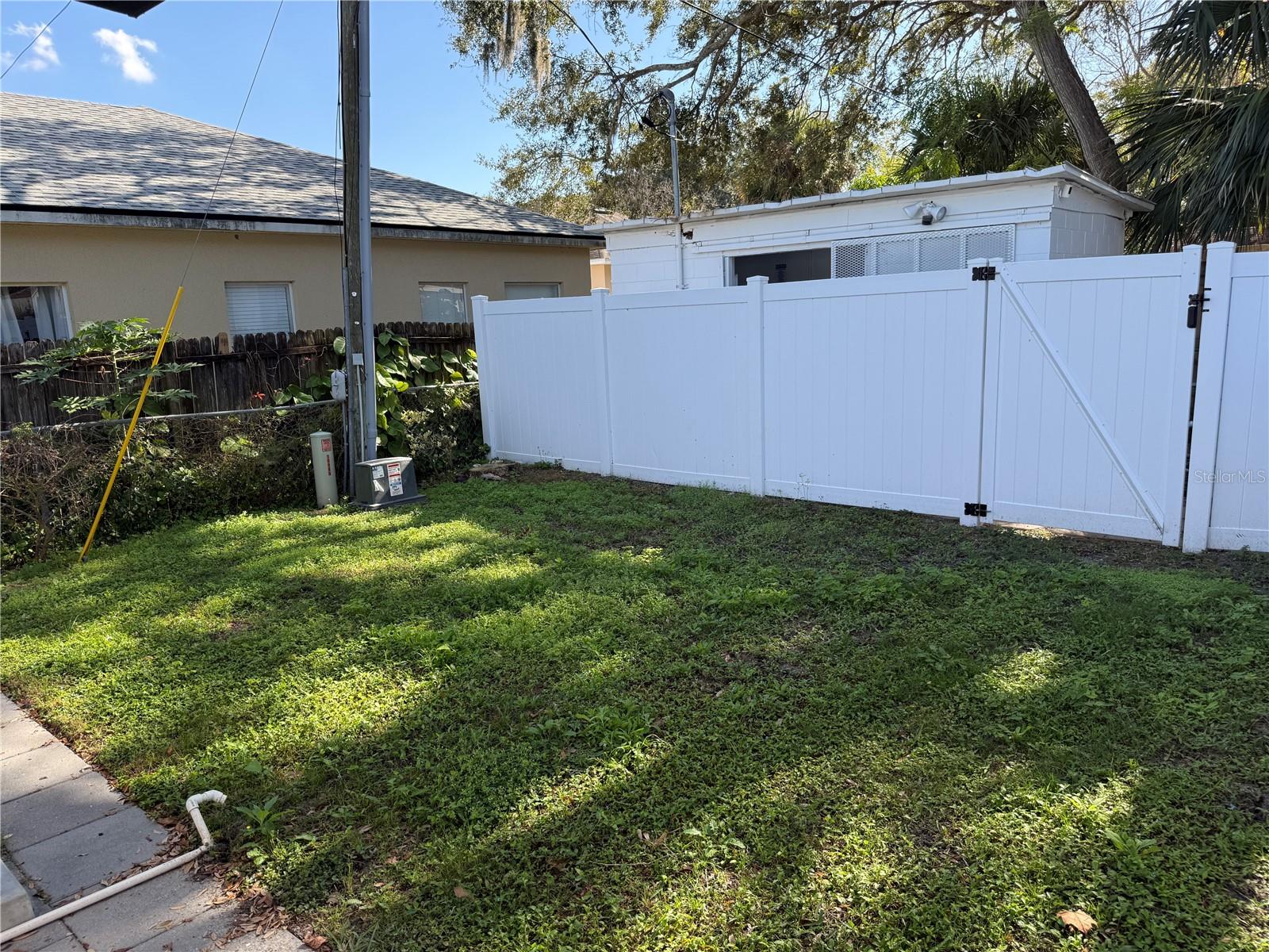 Image 11 of 32 For 301 Boyd Street 14