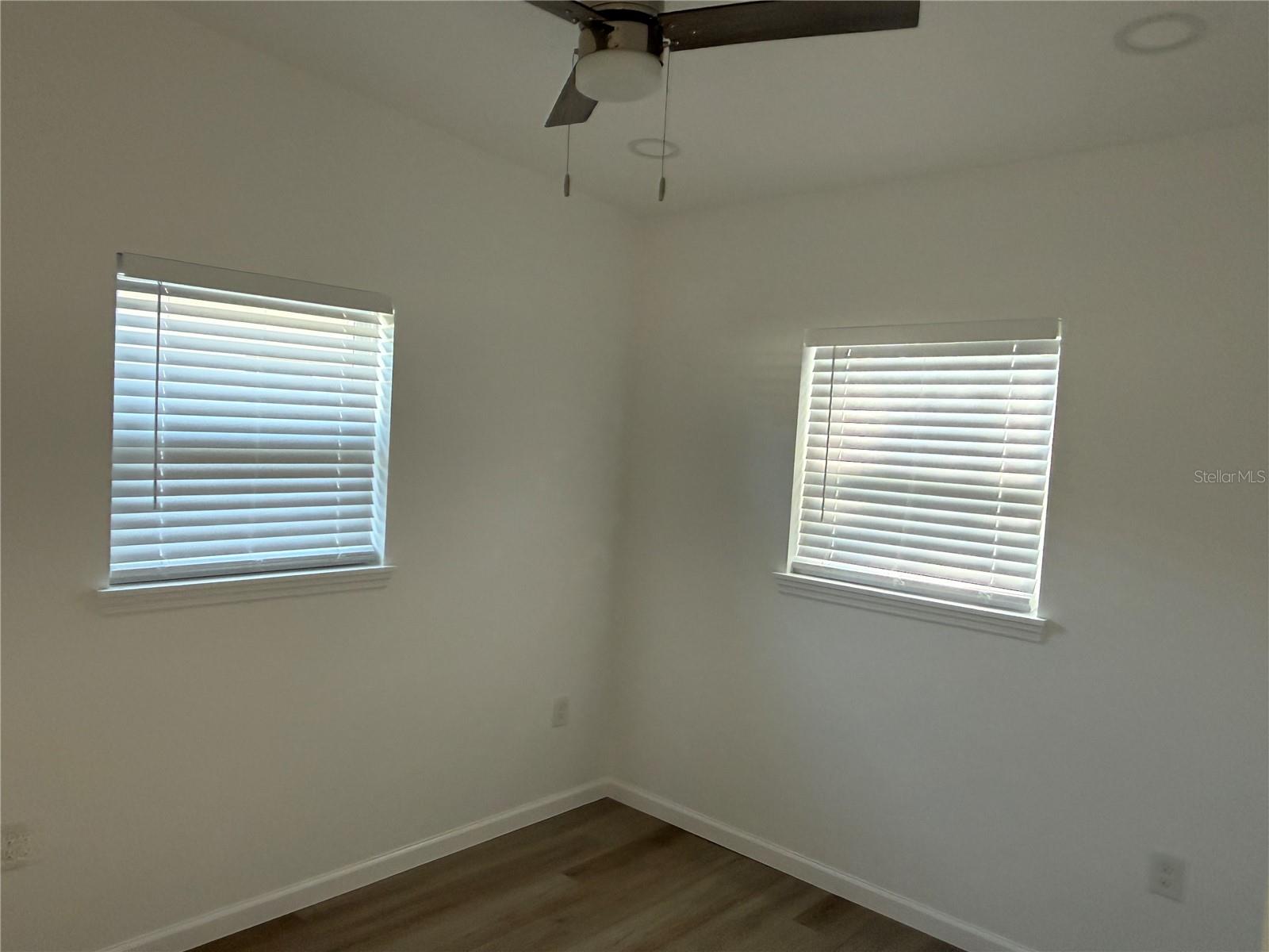 Image 15 of 32 For 301 Boyd Street 14