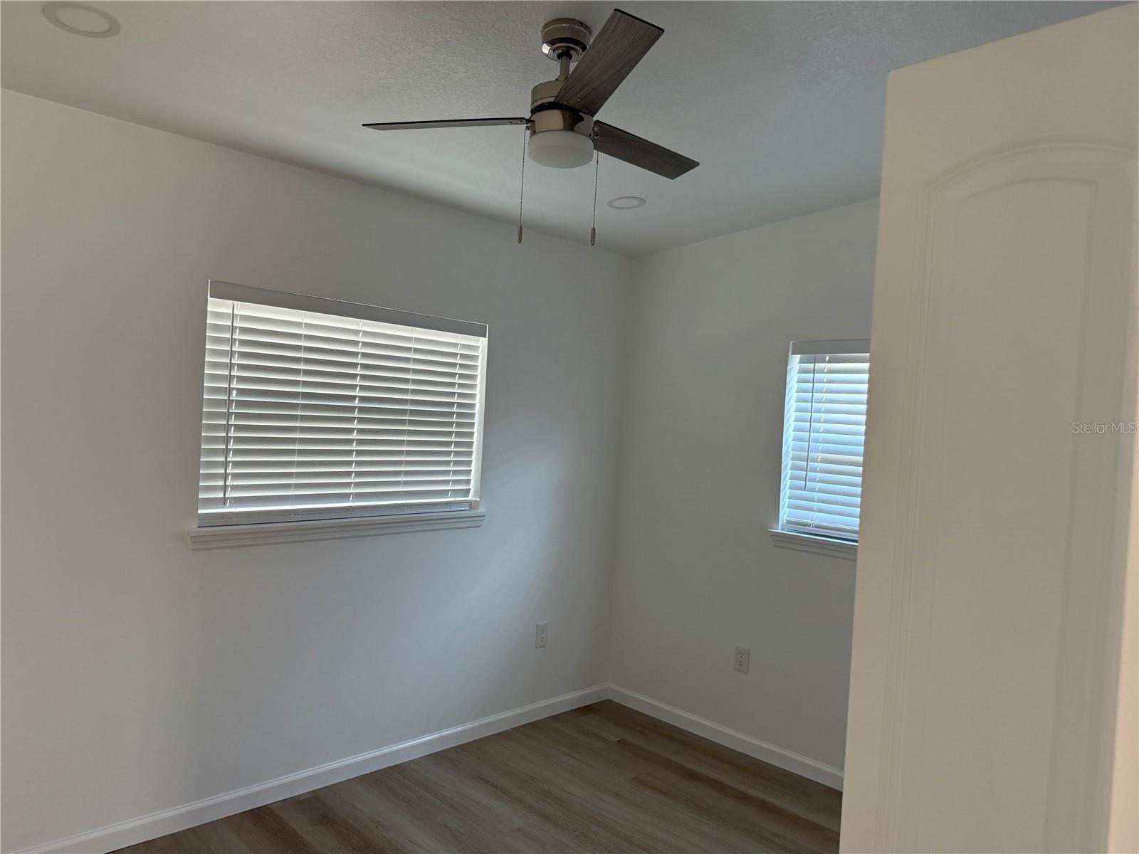 Image 16 of 32 For 301 Boyd Street 14