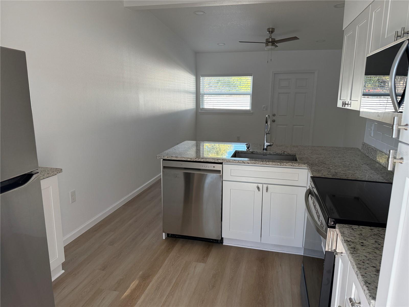 Image 7 of 32 For 301 Boyd Street 14