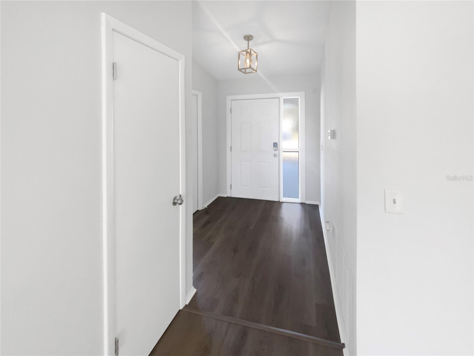 Image 26 of 32 For 7846 Cayuga Drive