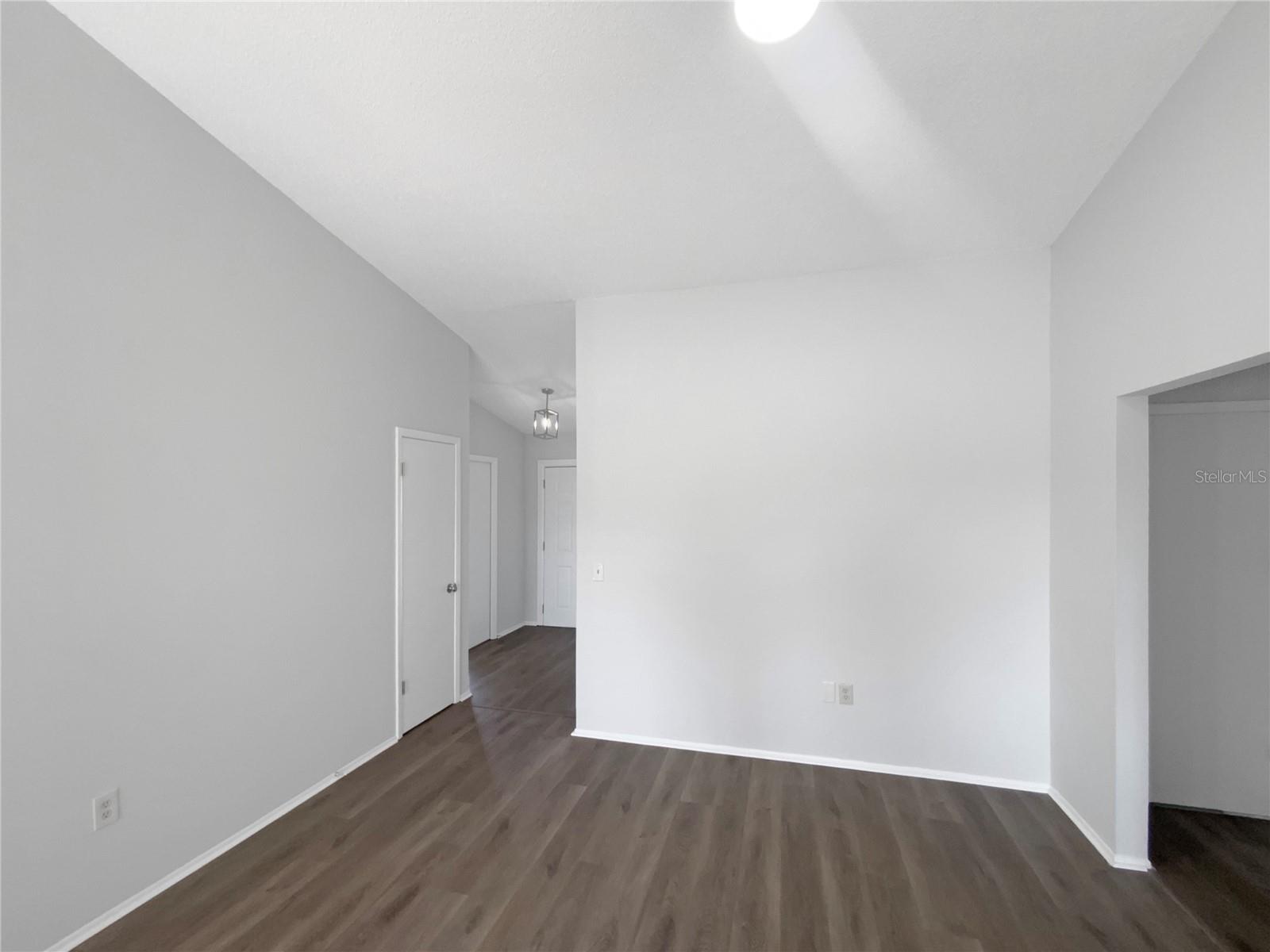 Image 9 of 32 For 7846 Cayuga Drive