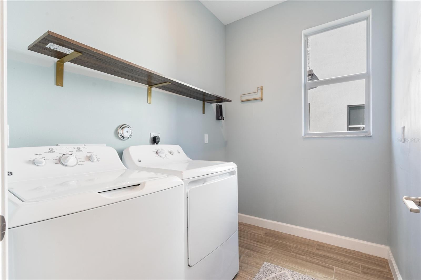 Image 17 of 46 For 3221 Streng Lane