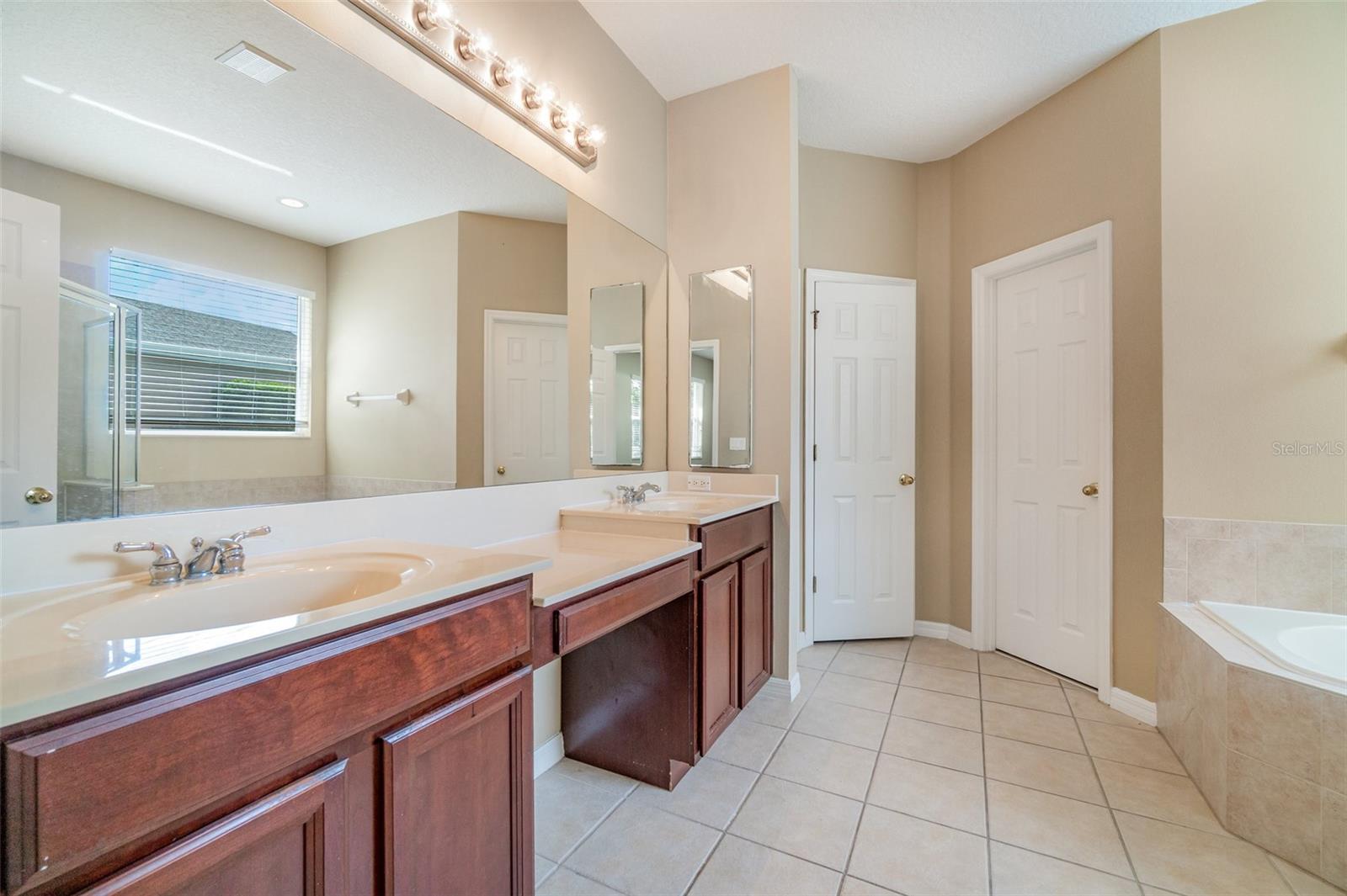 Image 15 of 26 For 1730 Palmerston Circle