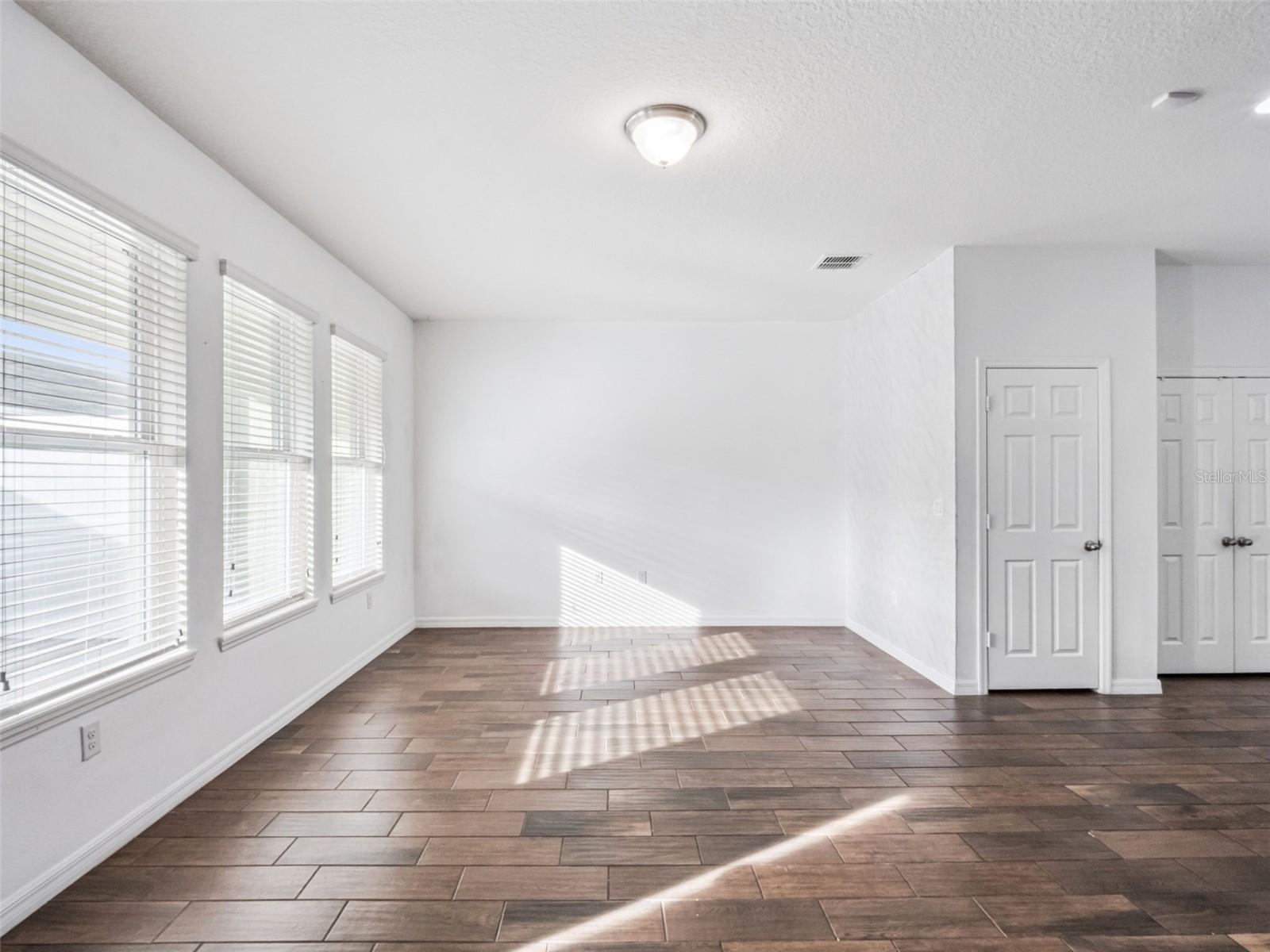 Image 9 of 21 For 15508 Blackbead Street