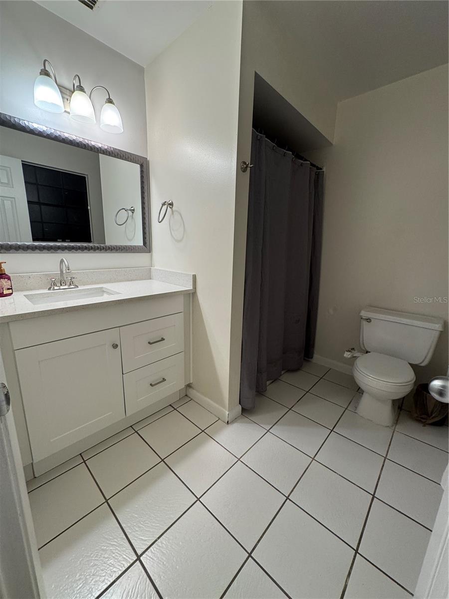 Image 14 of 25 For 4822 Lighthouse Circle 32