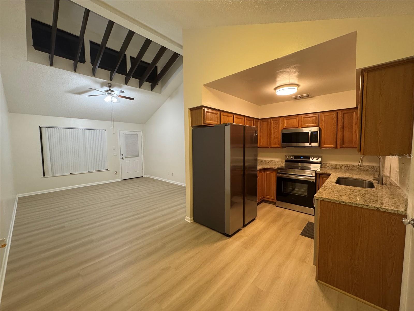 Image 6 of 25 For 4822 Lighthouse Circle 32