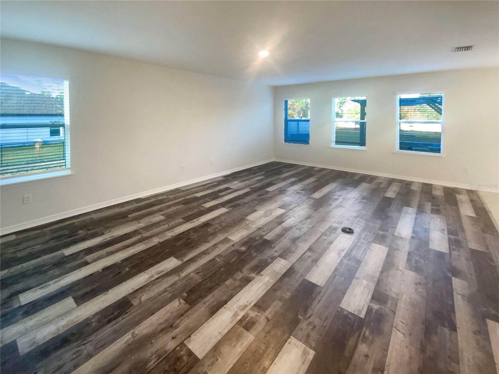 Image 15 of 43 For 9611 Pantera Loop