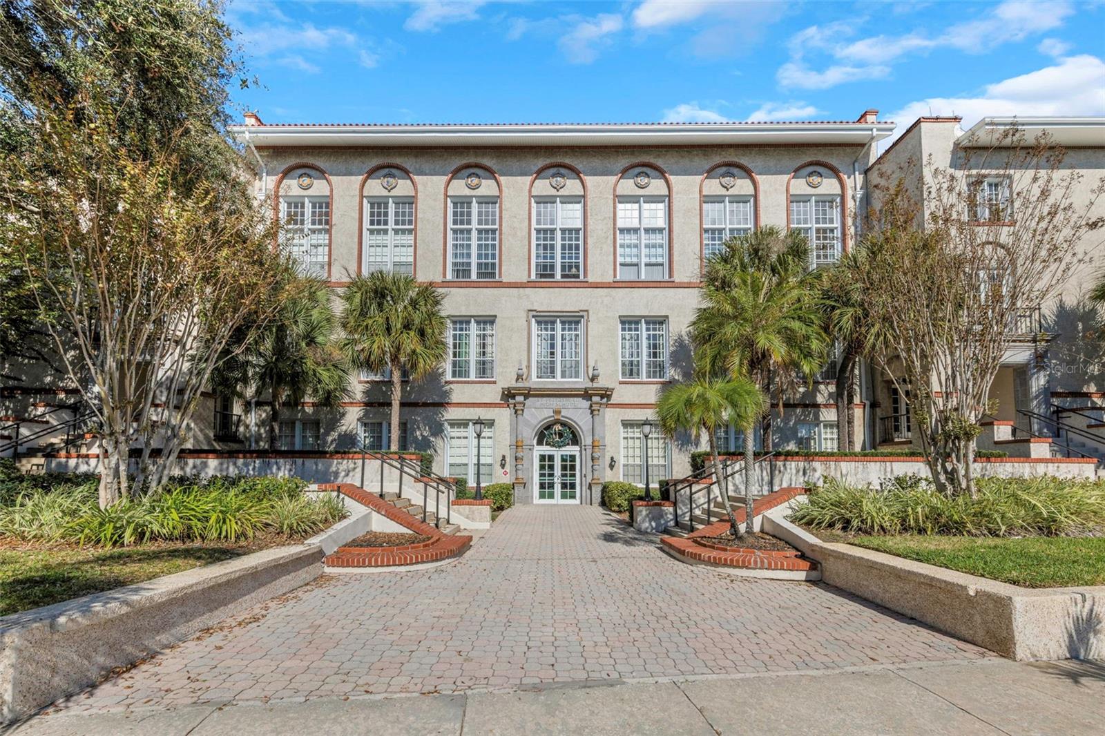 Details for 701 Mirror Lake Dr N Drive N 118, ST PETERSBURG, FL 33701