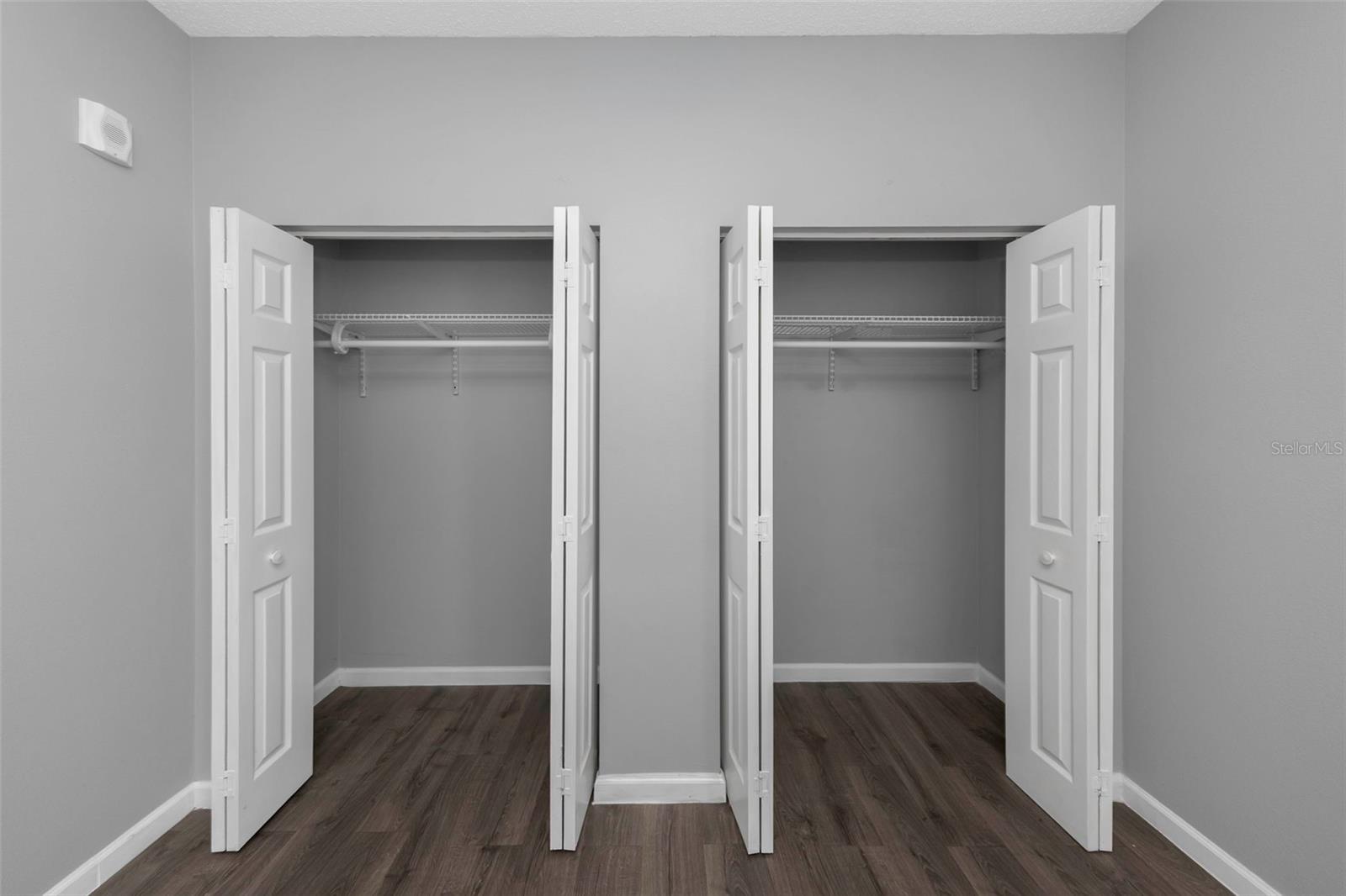 Image 11 of 29 For 701 Mirror Lake Dr N Drive N 118